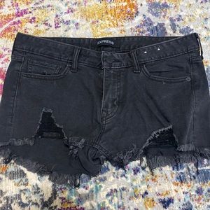 EXPRESS NWOT SZ 8 black mid rise ripped hem shorts